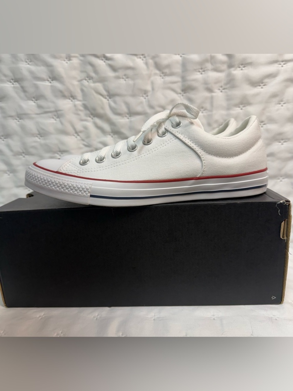 NWT CONVERSE Low Top white with Red and Blue Stripes Classic and Unisex